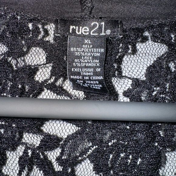 Cardigan - Picture 4 of 4